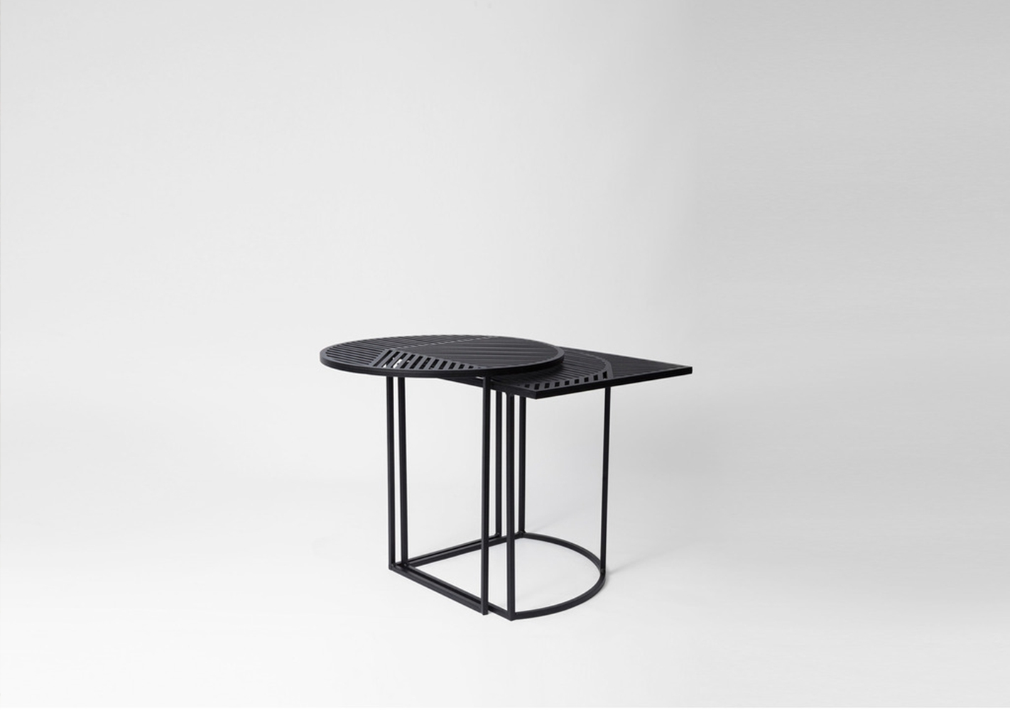 Table d'appoint outdoor ISO-A noire - PETITE FRITURE