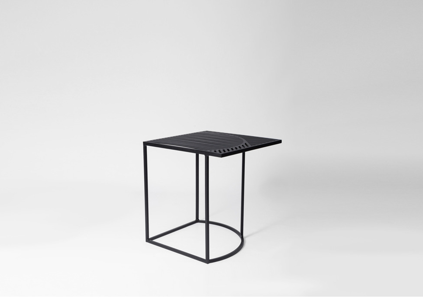 Table d'appoint outdoor ISO-B noire - PETITE FRITURE
