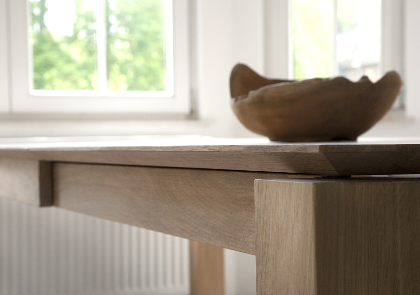 Table Slice pieds 10x10 cm en chêne by Ethnicraft