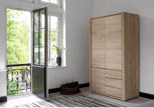 Penderie Shadow en chene - 3 portes / 2 tiroirs - ETHNICRAFT