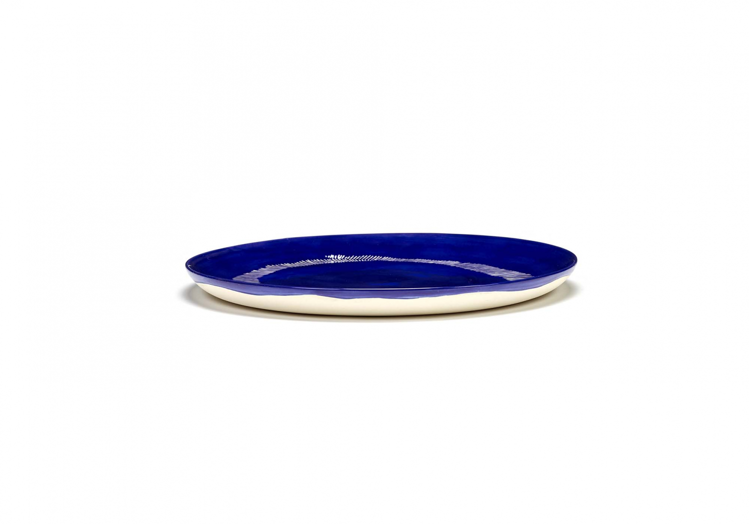 Assiette Feast design L lapis lazuli swirl stripes blanc - SERAX