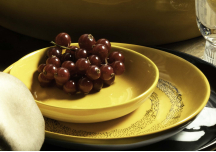 Assiette haute sunny yellow dots noir Feast Ottolenghi - SERAX