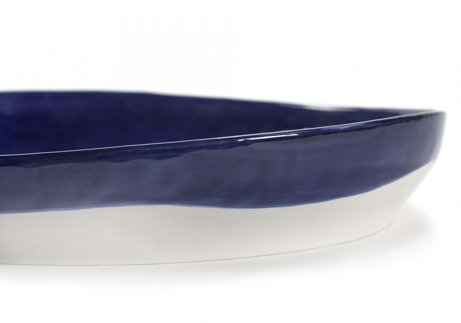 Plat de service design Feast M lapis lazuli swirl dots blanc - SERAX