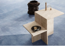 Table d'appoint Distinct en Travertin - FERM LIVING