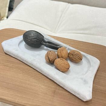 Good concours ! 
On continue de vous gâter ! 
A gagner cette semaine cette magnifique pièce unique @neo.lithique ! Parfait dans tous les univers de la maison…

Pour participer c’est simple ! Likez ce post et partagez le en story, suivez nos 2 comptes et invitez 2 amis en commentaire !

Bonne chance !

Tirage au sort vendredi prochain

#concours #concoursnoel #pieceunique