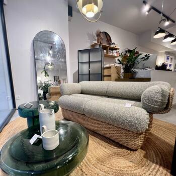 Le sublime canapé Basket design Joe colombo @gubiofficial ! Des lignes organiques, une esthétique résolument moderniste et une approche très innovante du matériau qu'il a choisi. Un bijou à venir découvrir d’urgence !